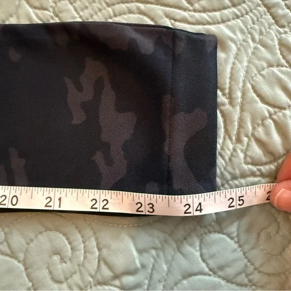 NWT SPANX Look At Me Now Black Camo Leggings Size M Women - Picture 9 of 9